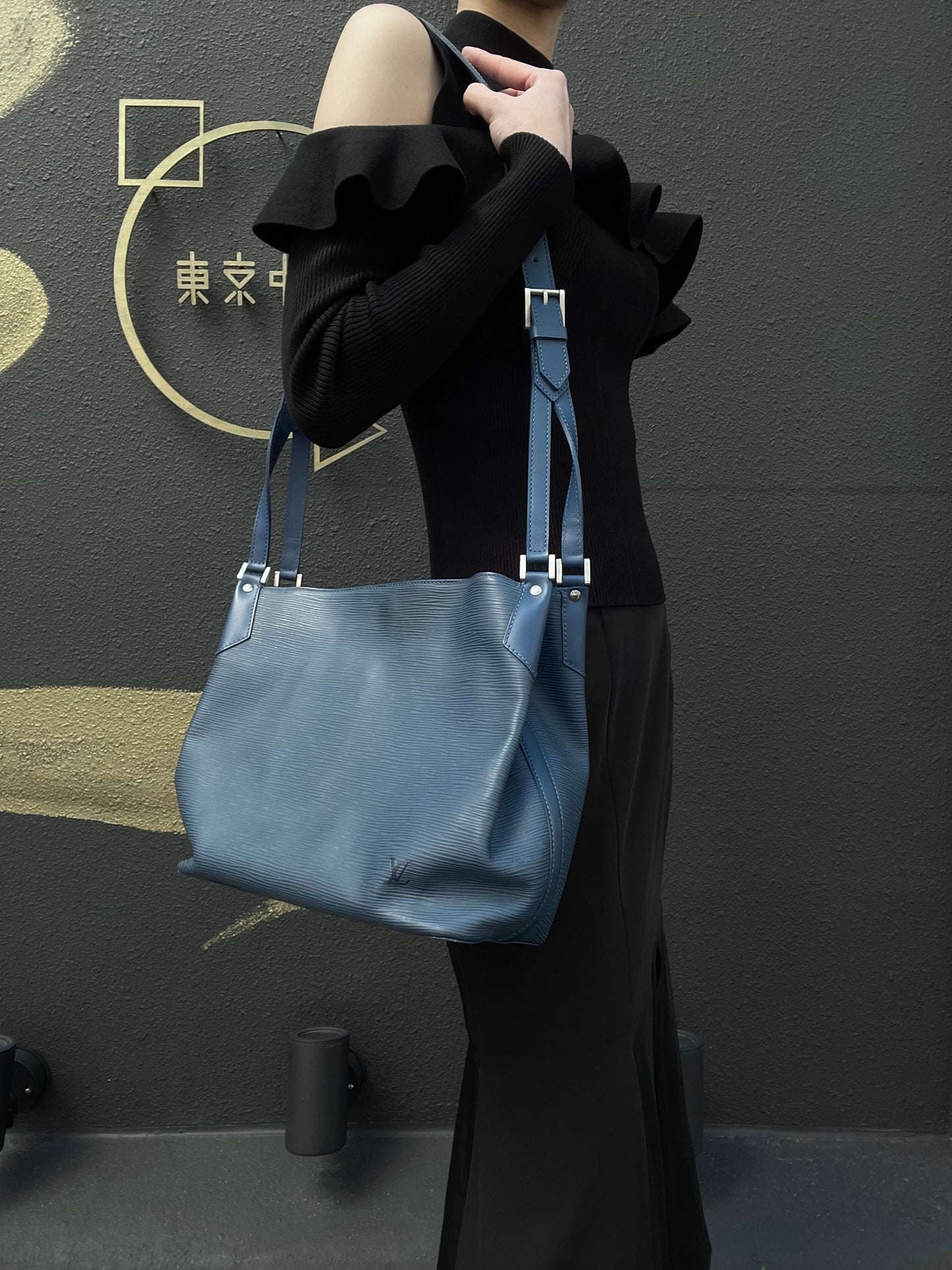 LOUIS VUITTON (LV) Epi Mandara MM Blue Shoulder Crossbody Bag with Silver Hardware