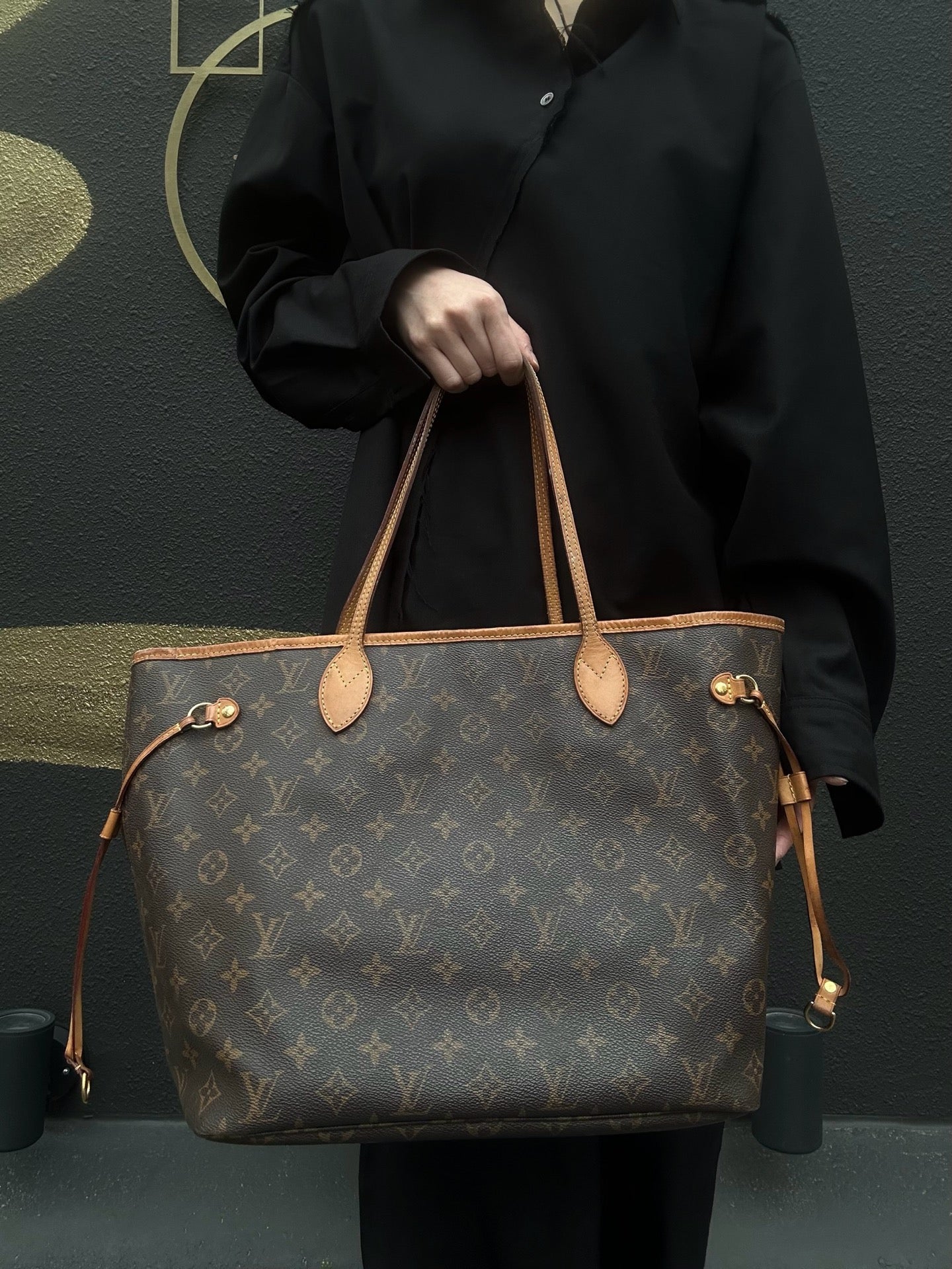 LOUIS VUITTON Monogram Neverfull MM Tote Bag, Brown, PVC material, with dust bag