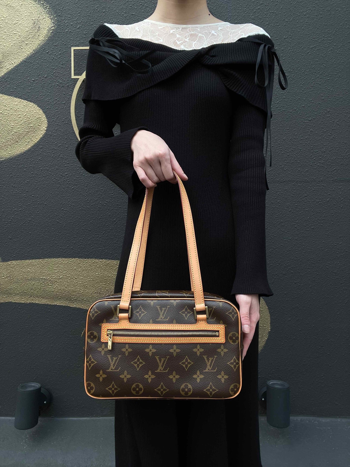 LOUIS VUITTON Cite MM, Monogram, Handbag, Brown, LOUIS VUITTON Monogram PVC Cite MM Shoulder Bag