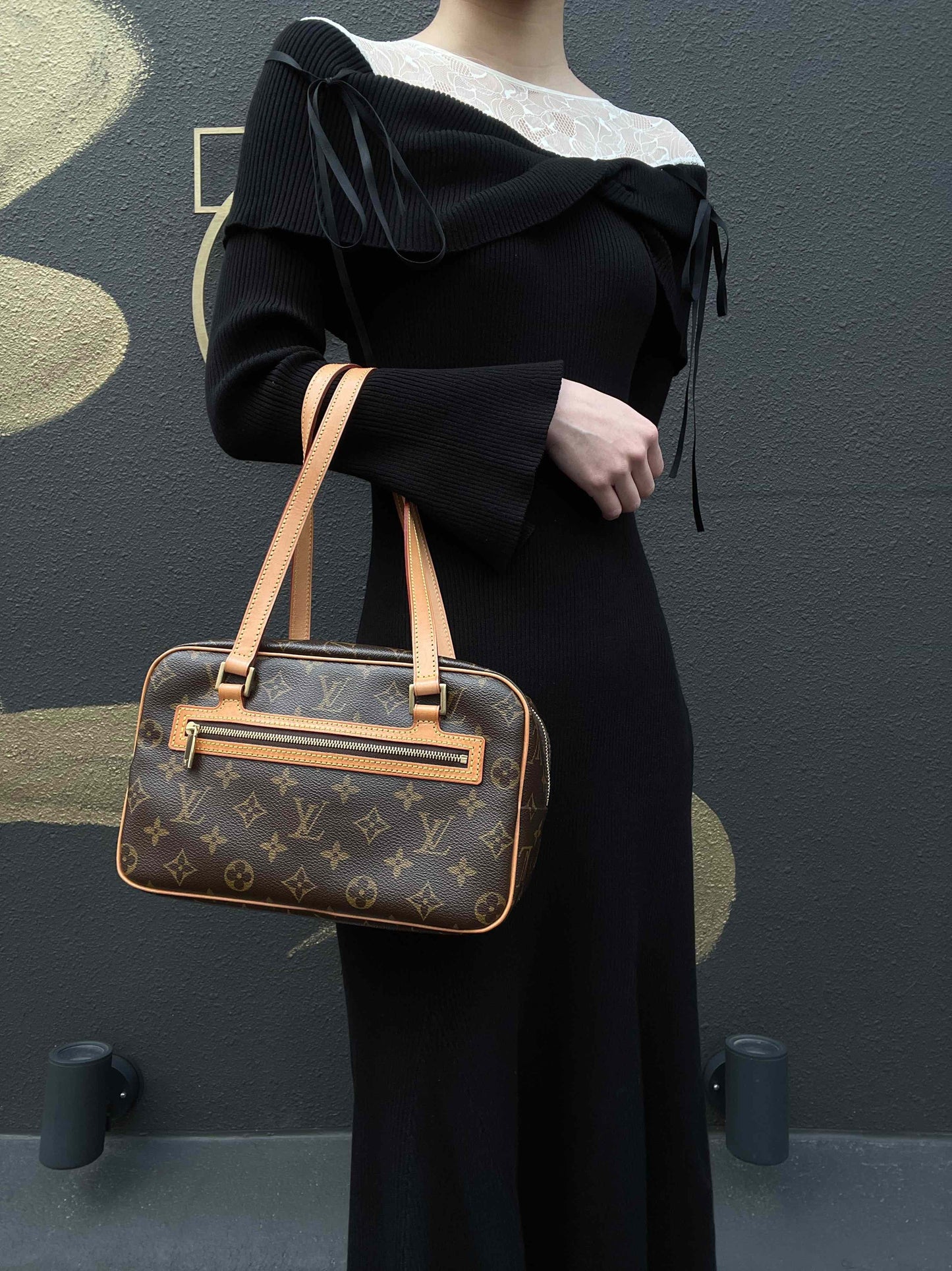 LOUIS VUITTON Cite MM, Monogram, Handbag, Brown, LOUIS VUITTON Monogram PVC Cite MM Shoulder Bag