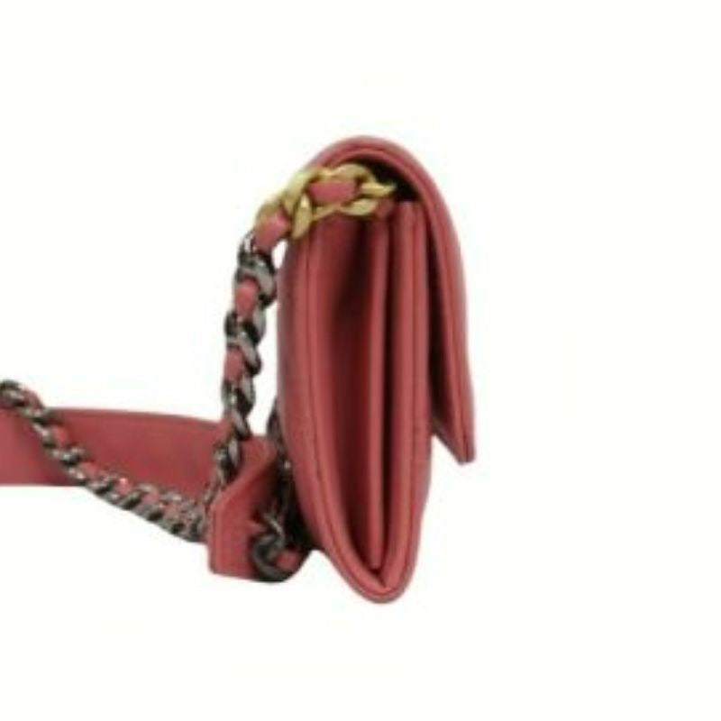 CHANEL 19 Wallet On Chain WOC in Pink Lambskin with Two-Tone Gold Hardware