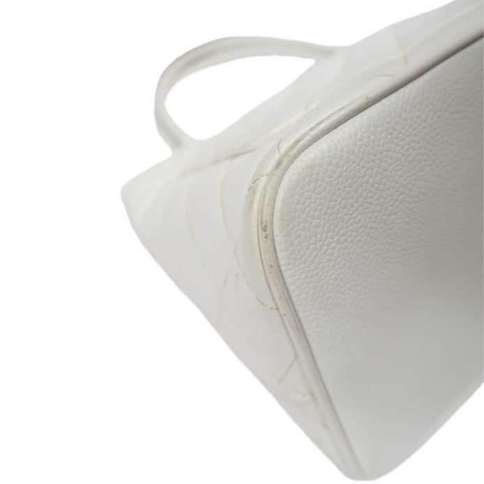 Chanel White Caviar Leather Reissue Matelasse Tote Bag (7 Series) with Gold-Tone Hardware and Guarantee Card