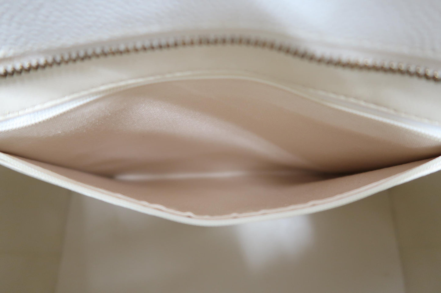 Chanel White Caviar Leather Reissue Matelasse Tote Bag (7 Series) with Gold-Tone Hardware and Guarantee Card