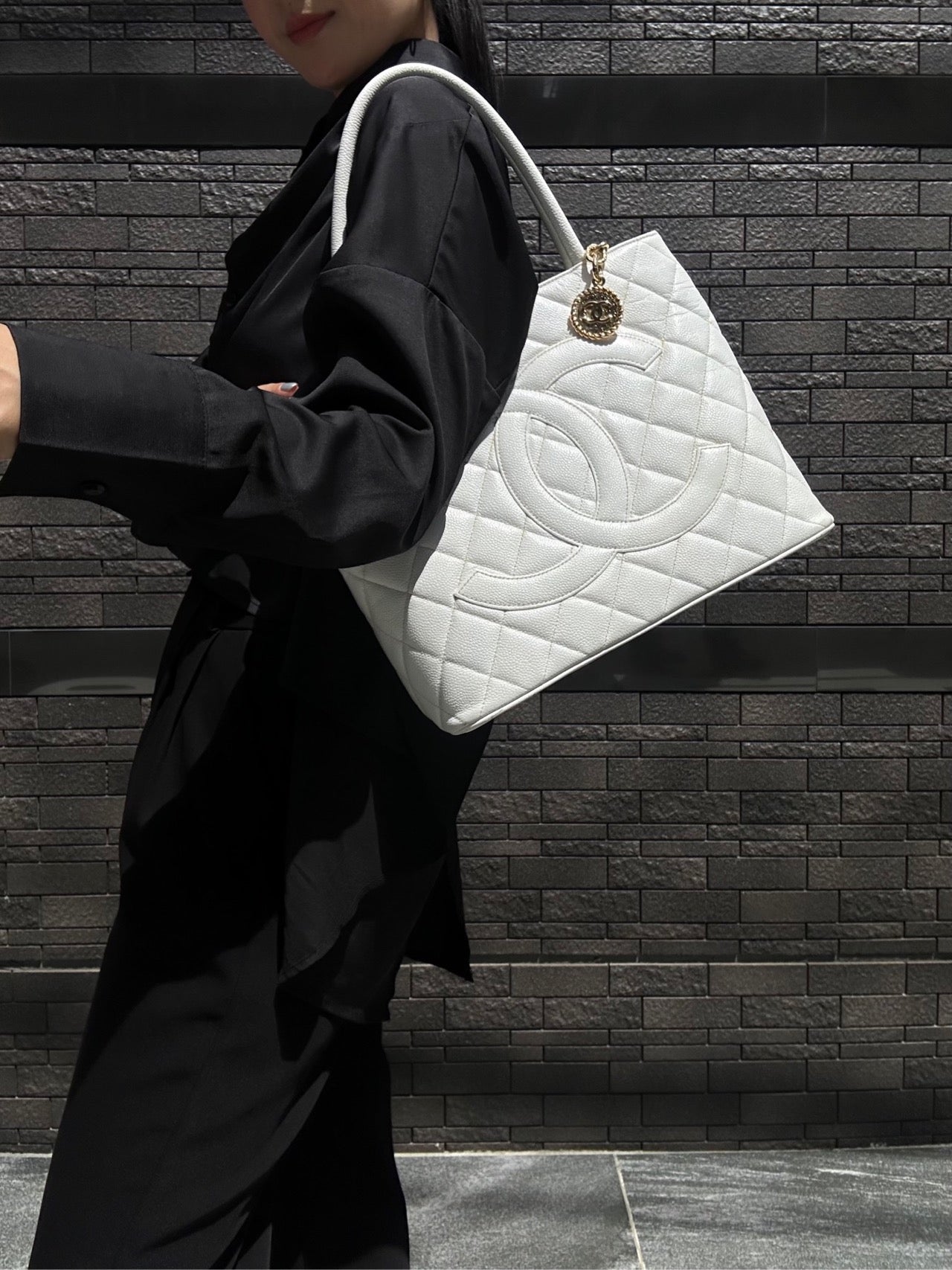 Chanel White Caviar Leather Reissue Matelasse Tote Bag (7 Series) with Gold-Tone Hardware and Guarantee Card