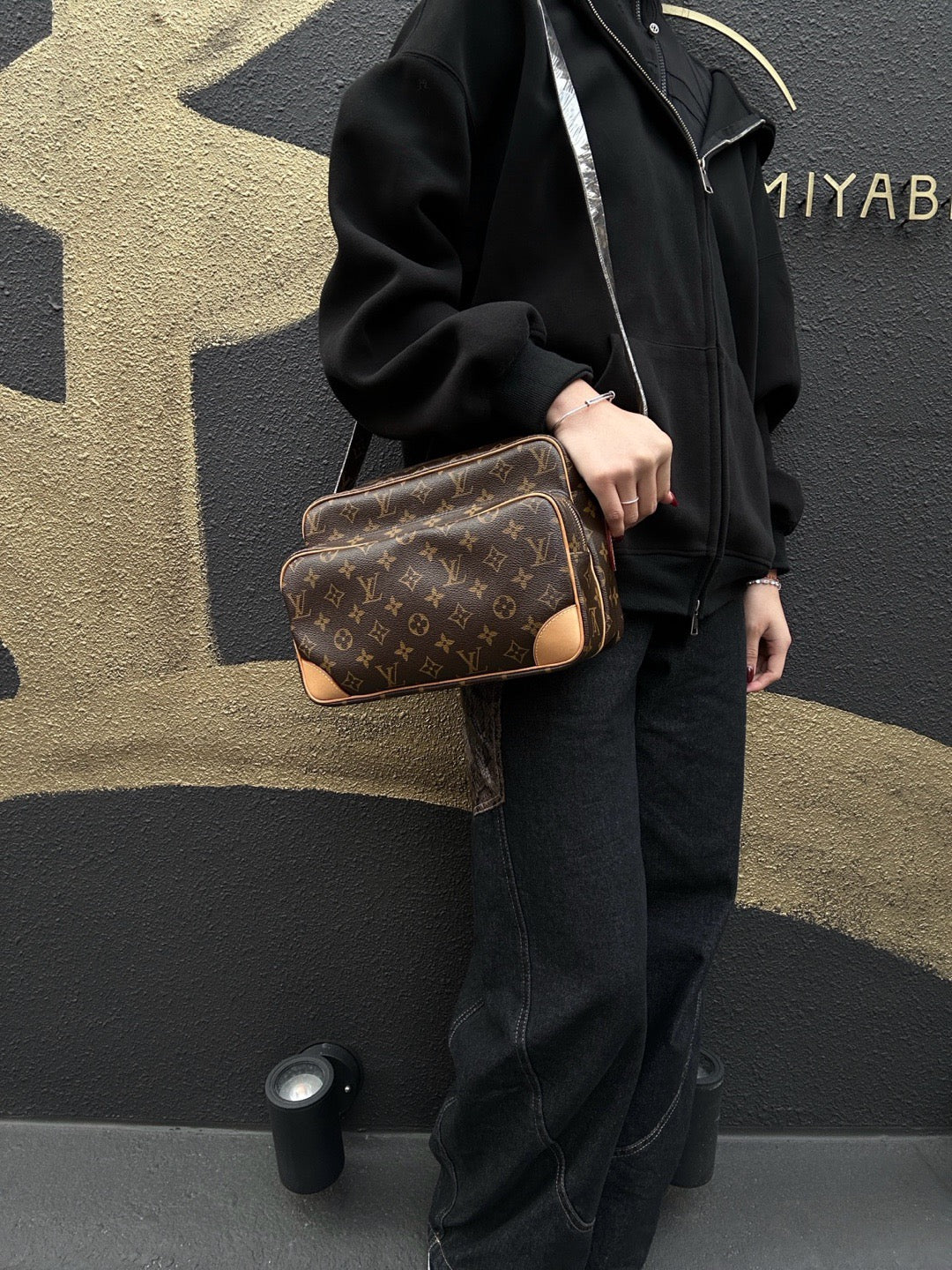 LOUIS VUITTON Monogram Nile Shoulder Bag, Brown, Double-Layer Camera Crossbody Bag (PVC Material)