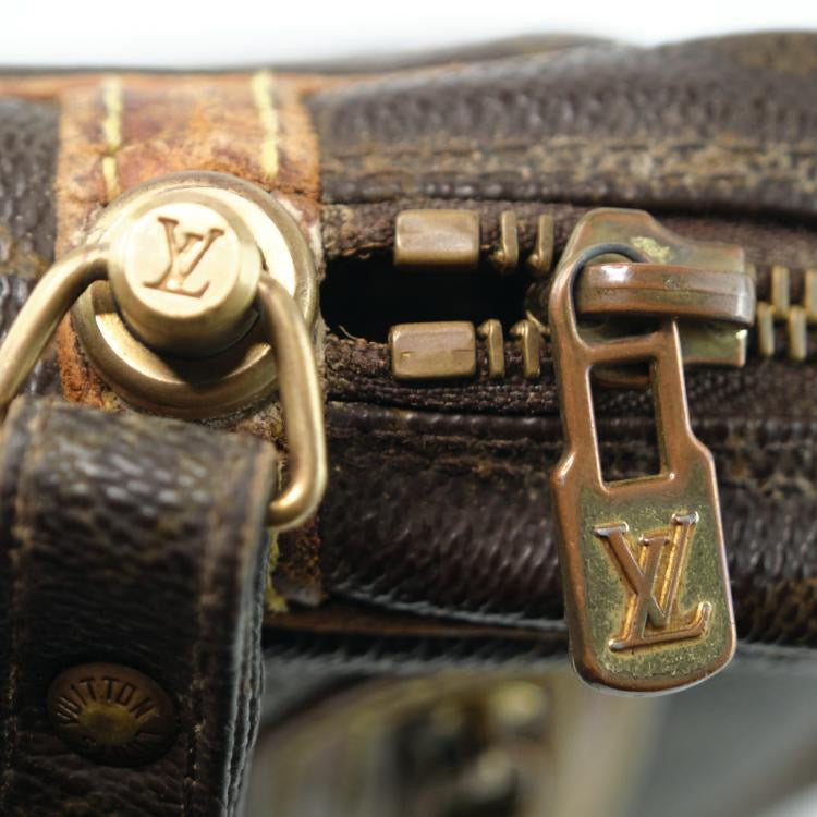 LOUIS VUITTON Monogram Canvas Clutch Bag (Toiletry Pouch), Grade C