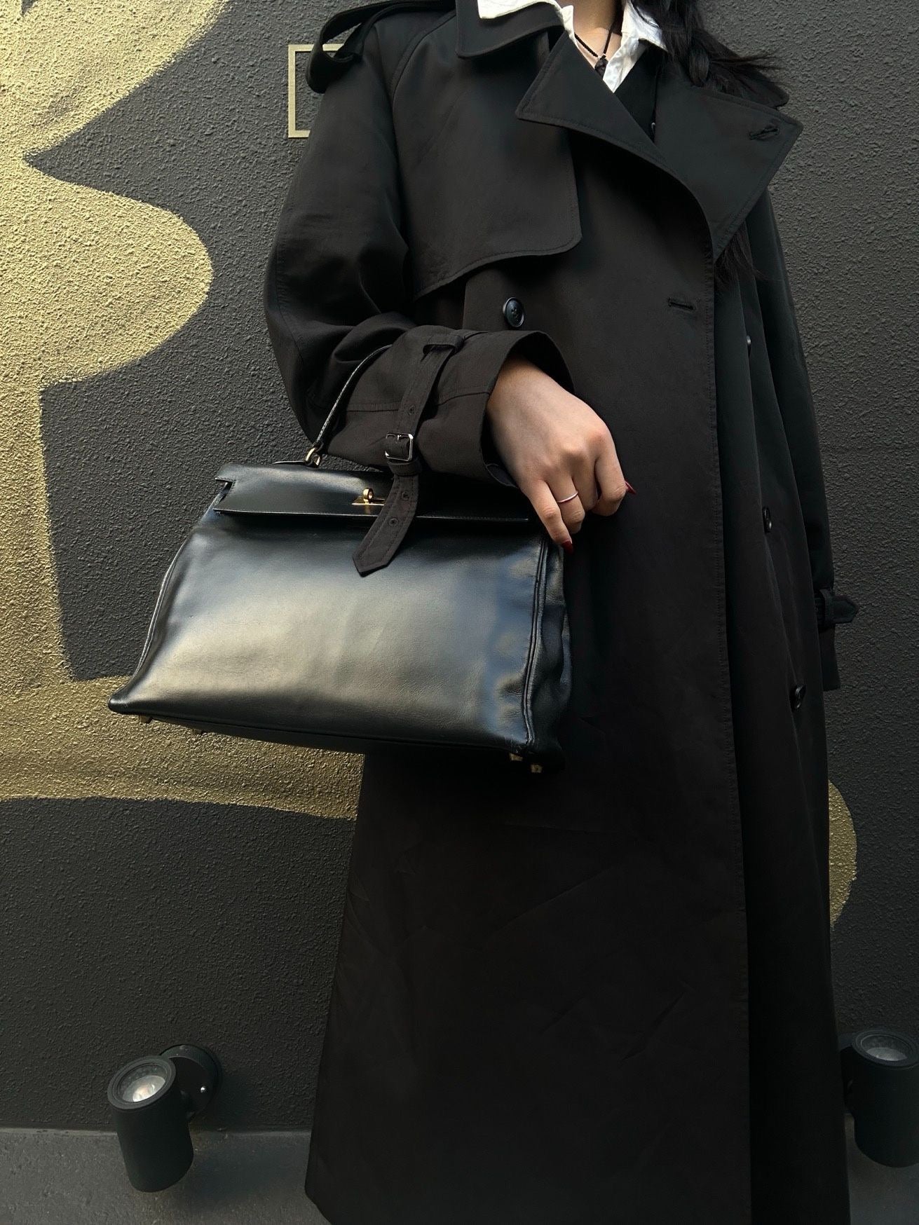 Hermes Kelly 34 Handbag, Black Chevre Leather with Gold Hardware, Comes with Dust Bag and 2 Keys