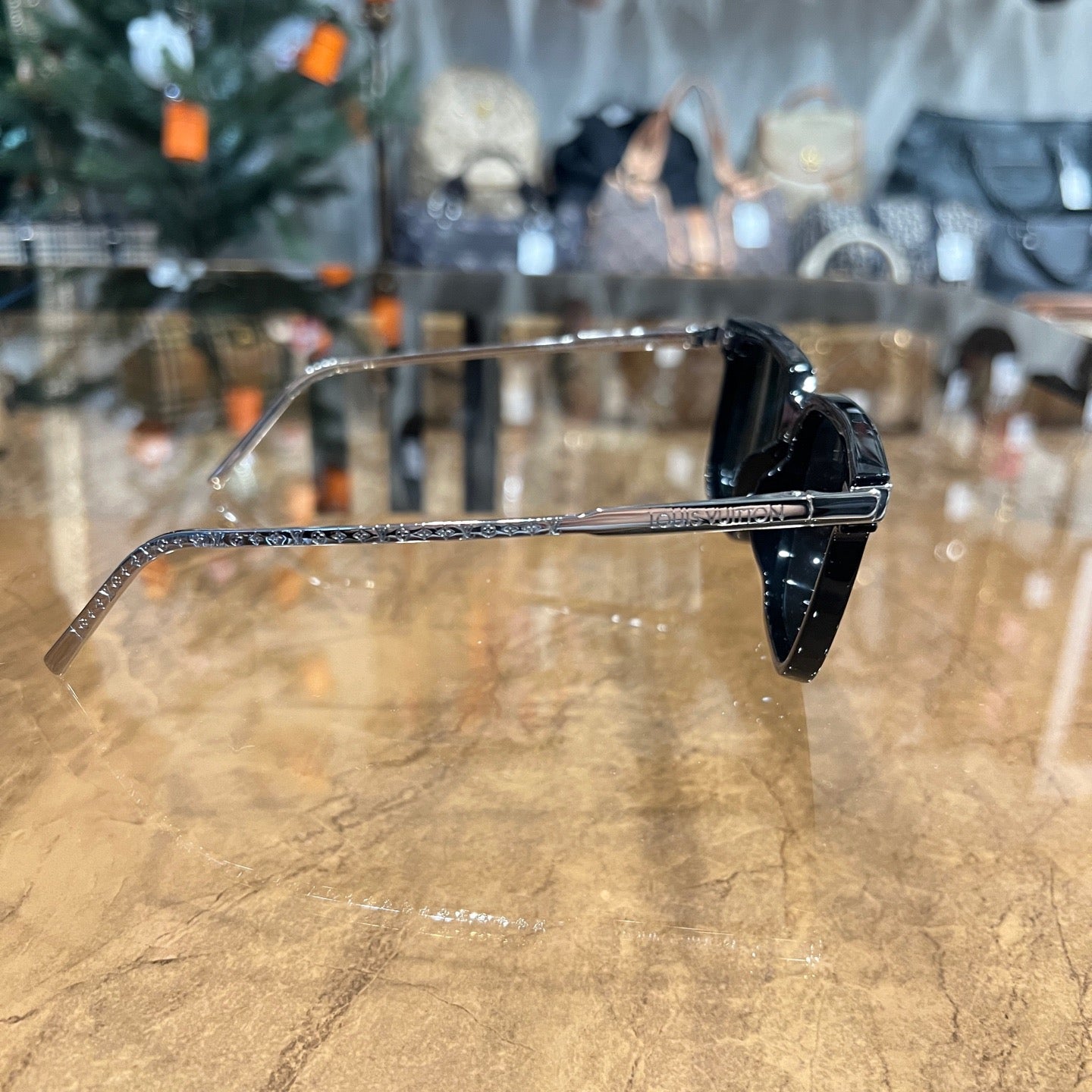 LOUIS VUITTON LV Rise Square Sunglasses, 56??15 150, Black, with Box and Dust Bag, LV Blue Resin Sunglasses