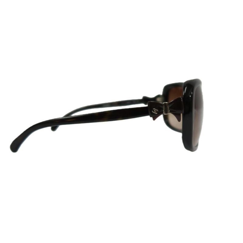 CHANEL Sunglasses, Brown. CHANEL Brown Resin Sunglasses.