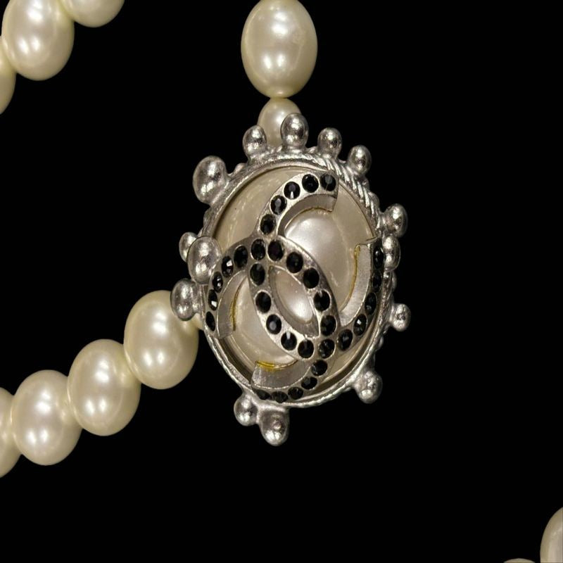 CHANEL Necklace, Faux Pearl, with Box. CHANEL White Faux Pearl Necklace.