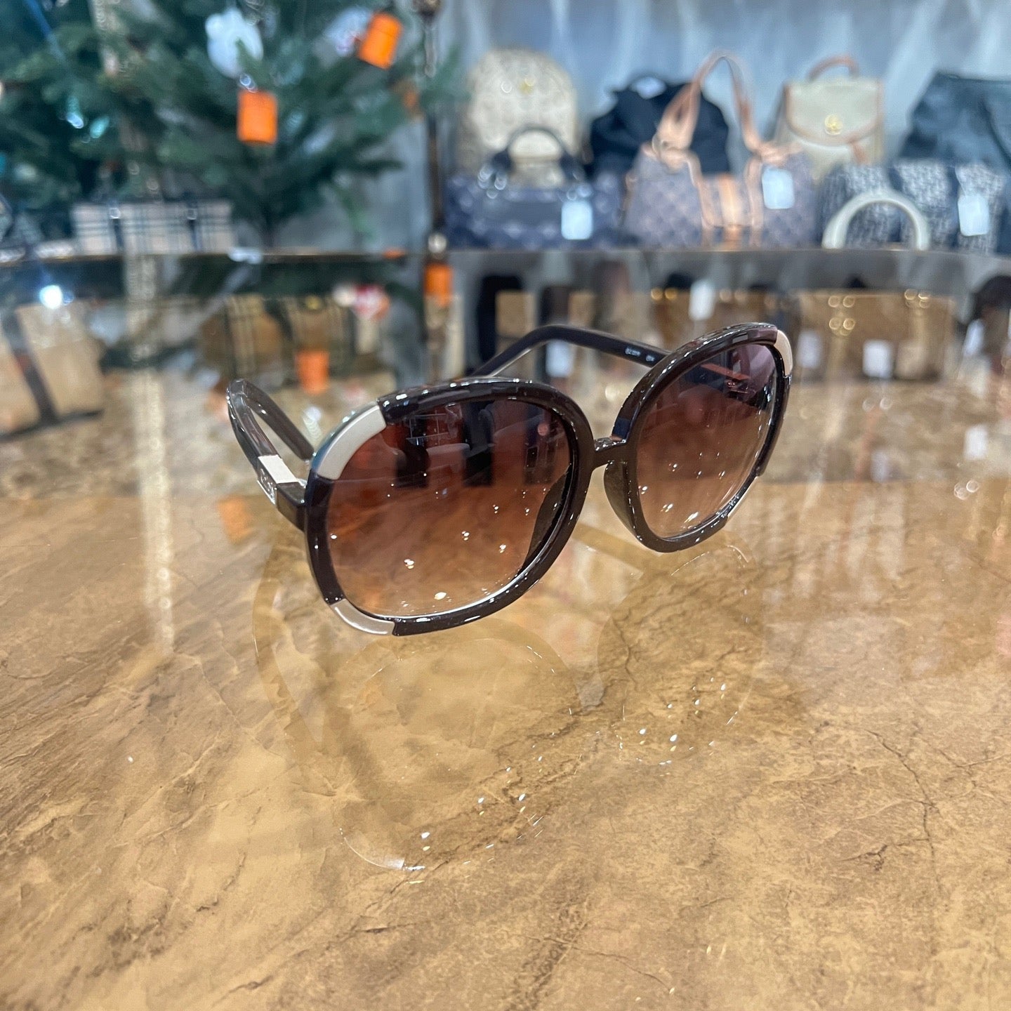 CHLOE Sunglasses, Brown, with Box. CHLOE Brown Resin Sunglasses.
