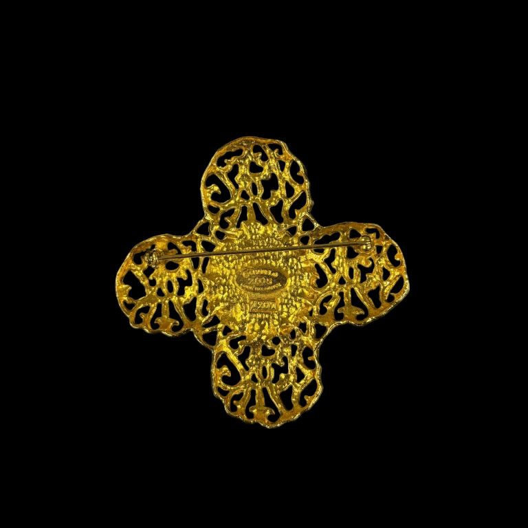 CHANEL Chanel Coco Mark Faux Pearl Brooch Gold Hardware Faux Pearl With Comments CHANEL Gold Alloy Hollow Petal Pearl Brooch