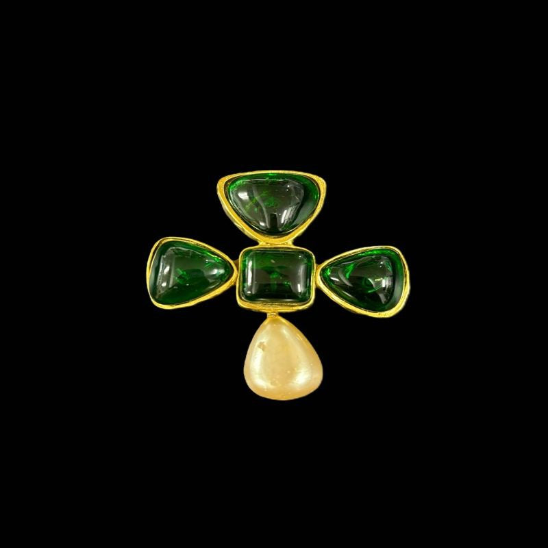 CHANEL Chanel Color Stone Brooch Green Stone Faux Pearl With Comments Gold Hardware CHANEL Gold Alloy Petal Pearl Brooch