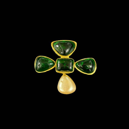 CHANEL Chanel Color Stone Brooch Green Stone Faux Pearl With Comments Gold Hardware CHANEL Gold Alloy Petal Pearl Brooch