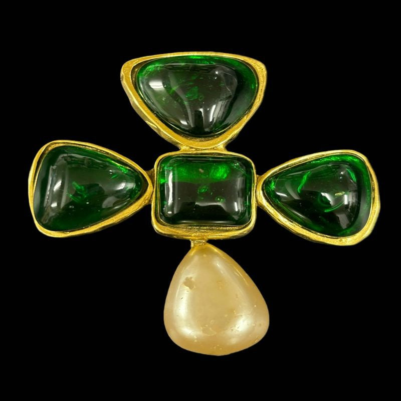CHANEL Chanel Color Stone Brooch Green Stone Faux Pearl With Comments Gold Hardware CHANEL Gold Alloy Petal Pearl Brooch