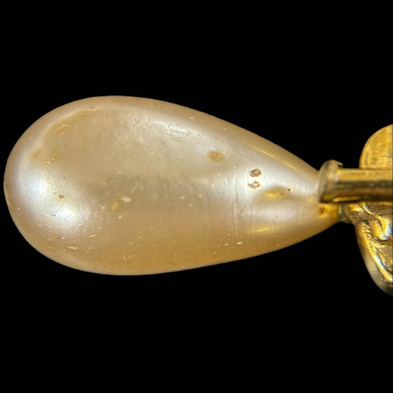 CHANEL Chanel Color Stone Brooch Green Stone Faux Pearl With Comments Gold Hardware CHANEL Gold Alloy Petal Pearl Brooch