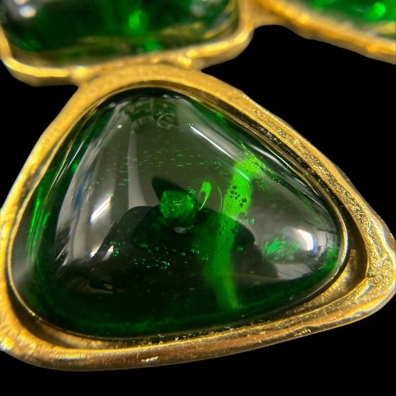 CHANEL Chanel Color Stone Brooch Green Stone Faux Pearl With Comments Gold Hardware CHANEL Gold Alloy Petal Pearl Brooch