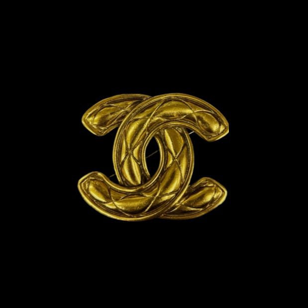 CHANEL Chanel Coco Mark Matelass¡§| Brooch Gold Hardware With Comments CHANEL Gold Alloy Logo Brooch
