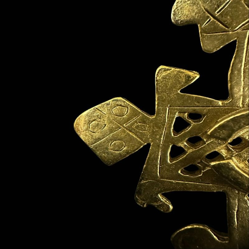 CHANEL brooch, gold, gold-tone, alloy