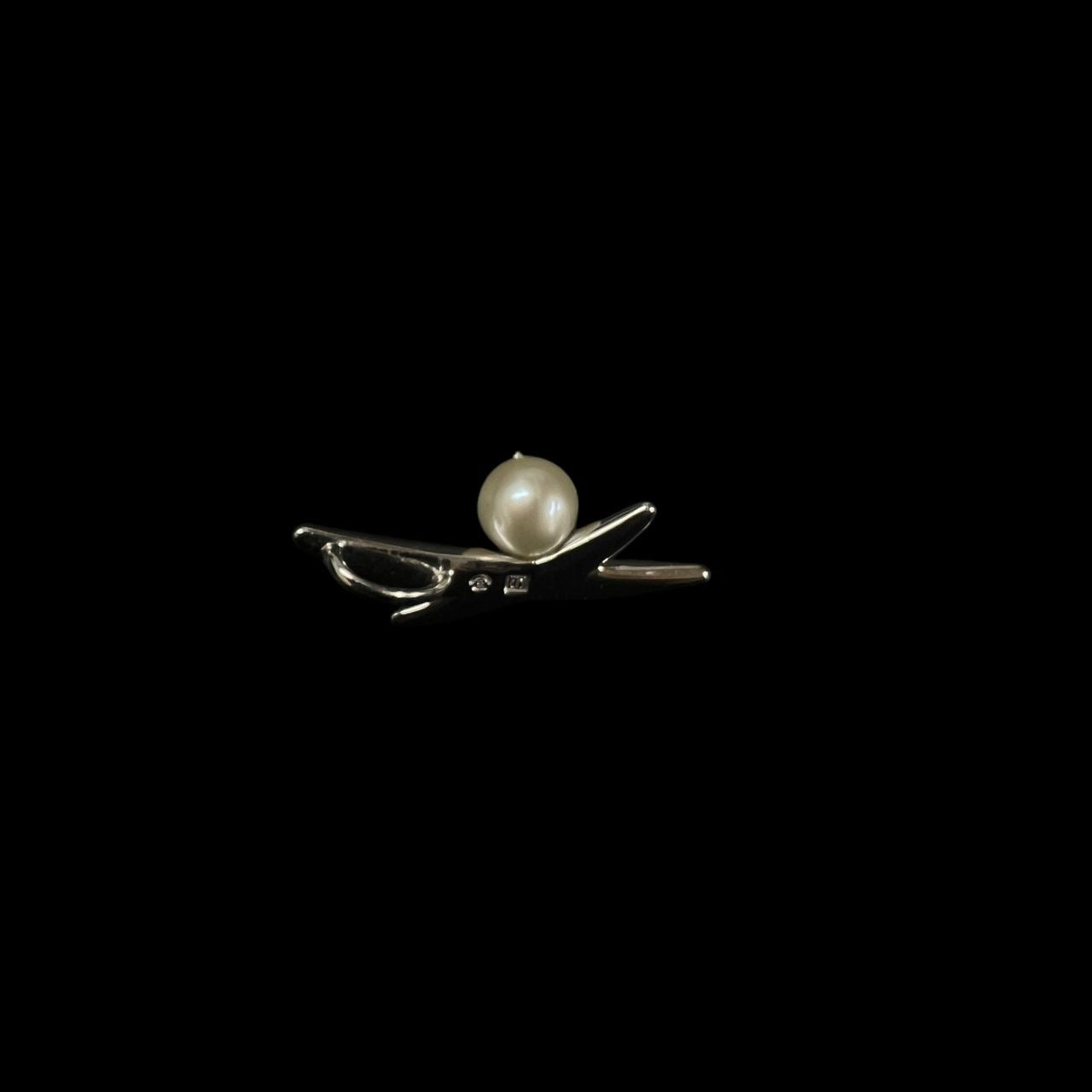 TASAKI pendant top, silver hardware, pearl