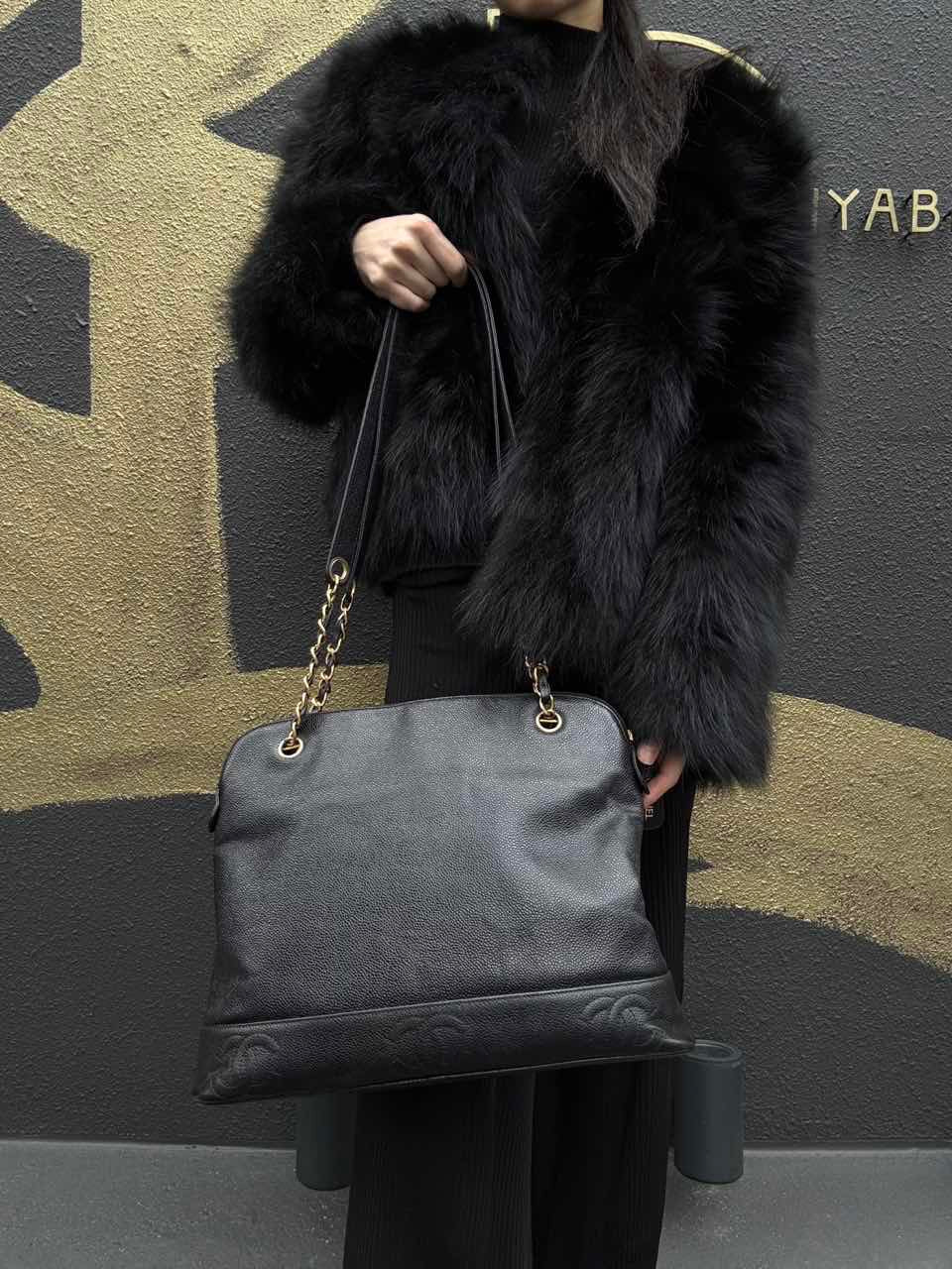 CHANEL Black Caviar Leather GST Shoulder Bag with Gold-Tone Hardware