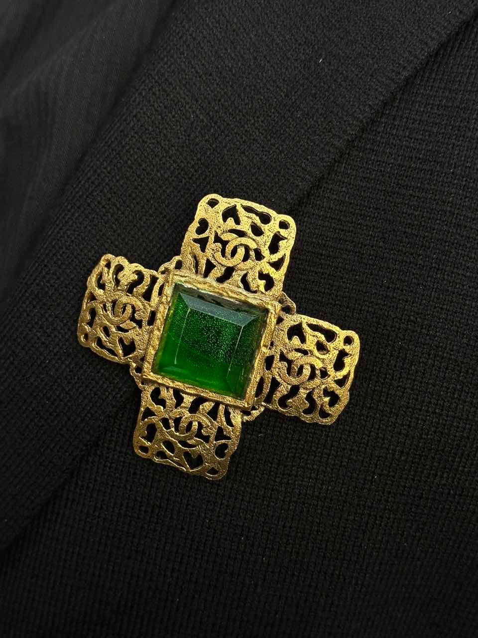 CHANEL Coco Mark Brooch with Green Stone, Gold-Plated Alloy, Brooch