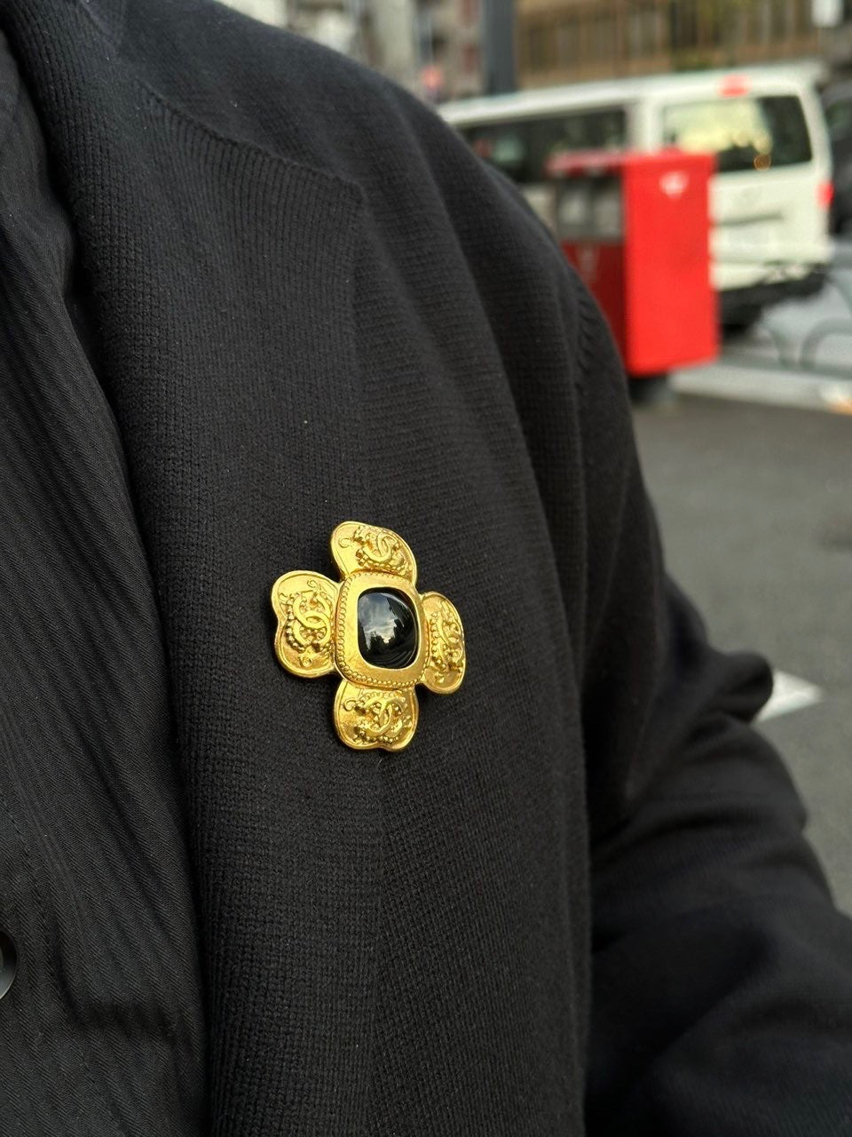CHANEL Gripoix Brooch with Black Stone, Brooch