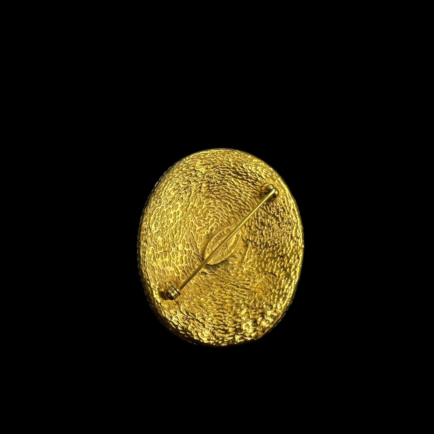 CHANEL Oval Brooch, Gold Hardware, with Box, Alloy Material