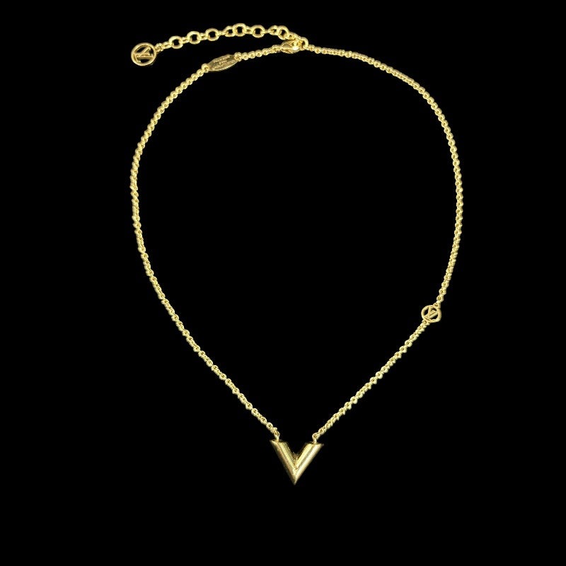 LOUIS VUITTON Necklace Essential V Accessory Gold Metal V Motif 　Box &・Dust Bag