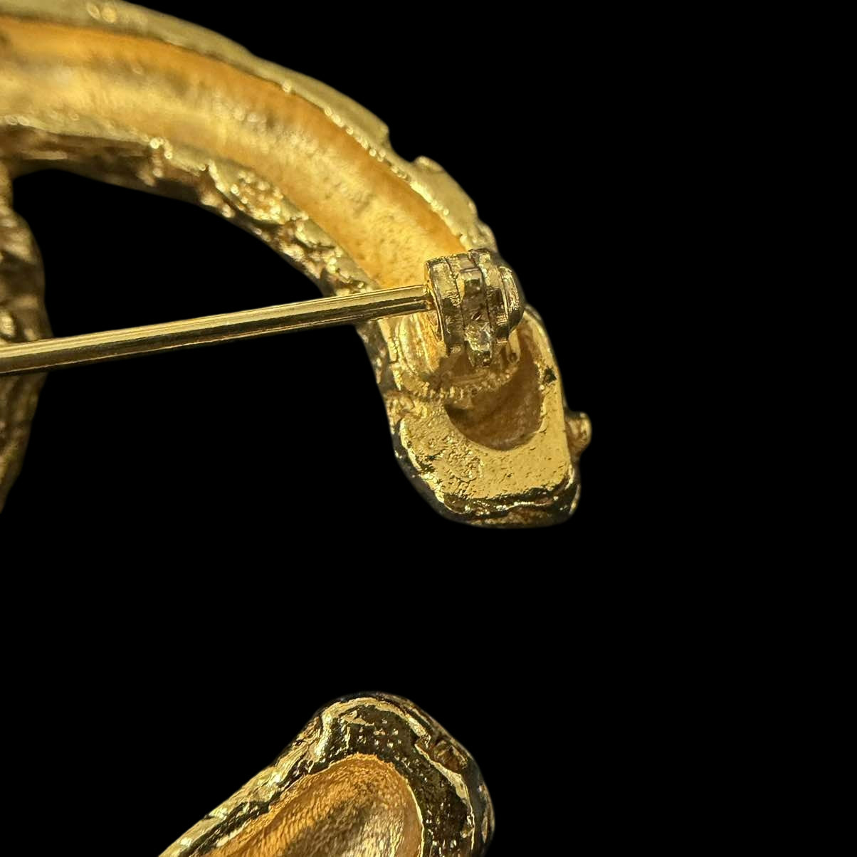 CHANEL CHANEL Brooch, Gold Hardware, CHANEL Gold Alloy Brooch