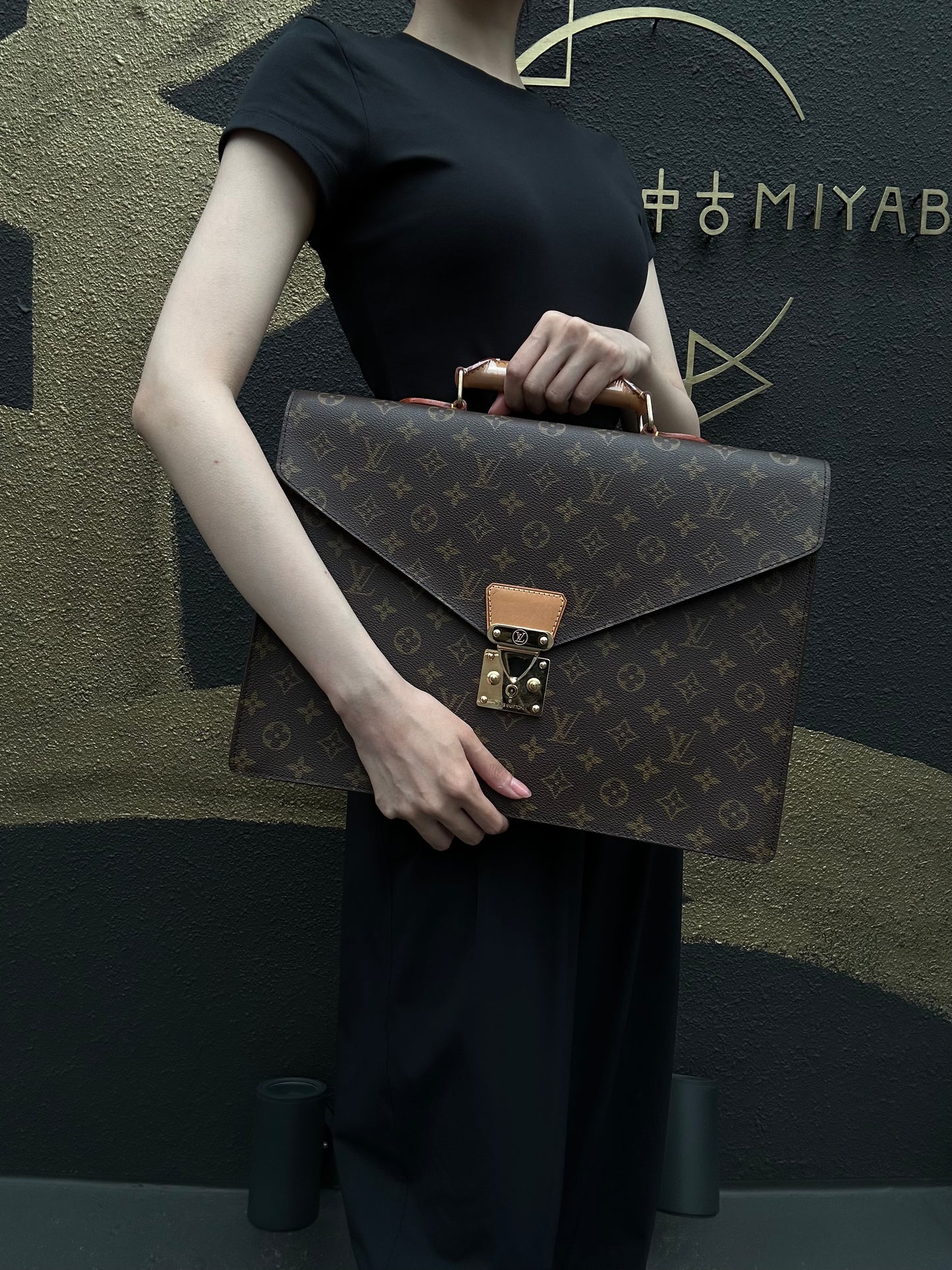 LOUIS VUITTON Serviette Conseiller Monogram Business Briefcase Brown PVC