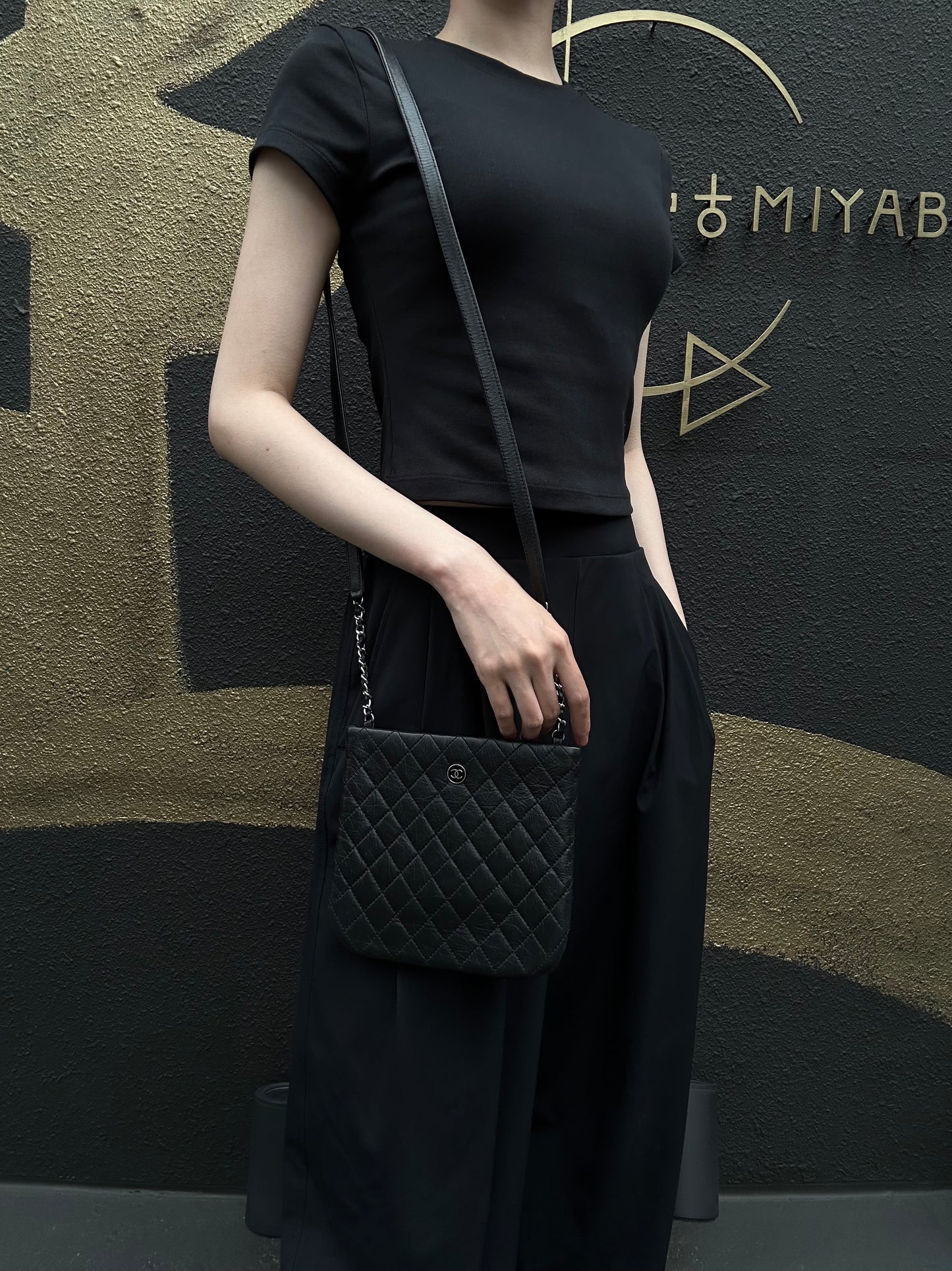 CHANEL Matelasse Lambskin Shoulder Bag Black