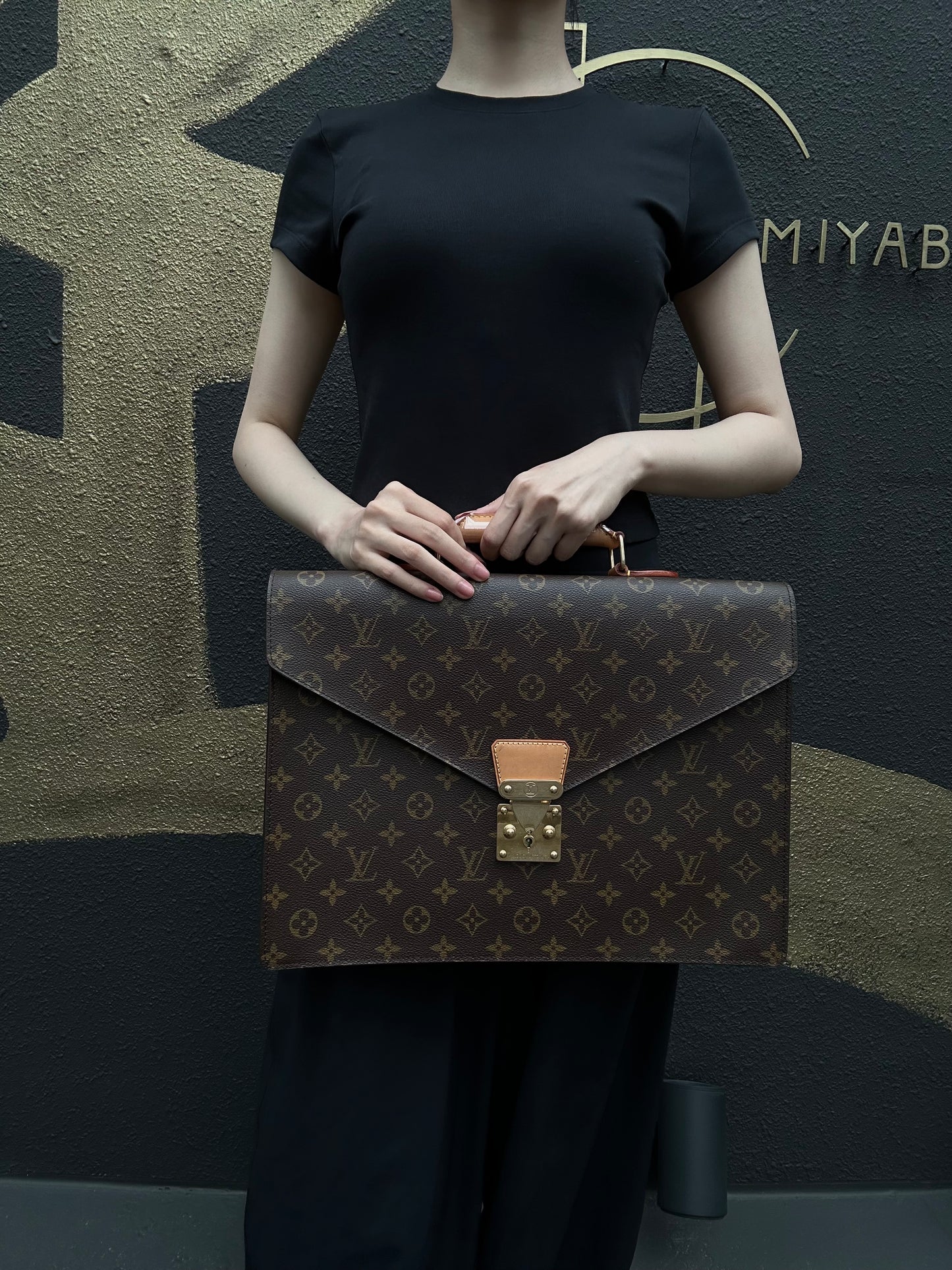 LOUIS VUITTON Serviette Conseiller Monogram Business Briefcase Brown PVC