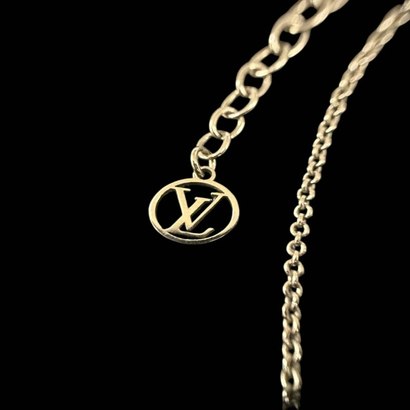 LOUIS VUITTON Essential V Logo Pendant Necklace Silver Alloy Hardware