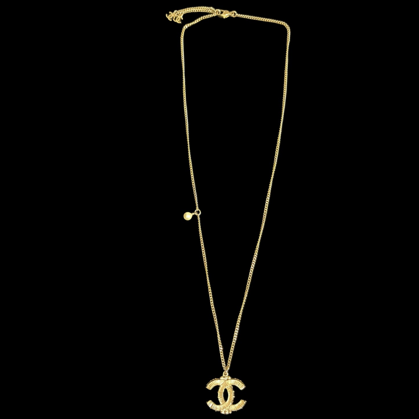 CHANEL Gold Alloy Multicolor Double CC Pendant Necklace With Glass Pearl