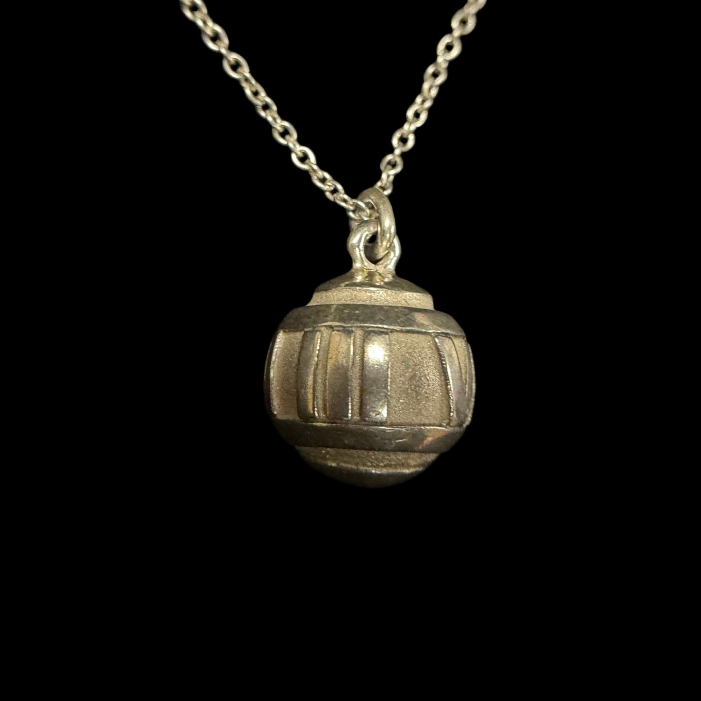 TIFFANY & Co. 925 Sterling Silver Ball Pendant Necklace Fine Chain Minimalist Classic Elegant Design Genuine 925 Silver Accessory