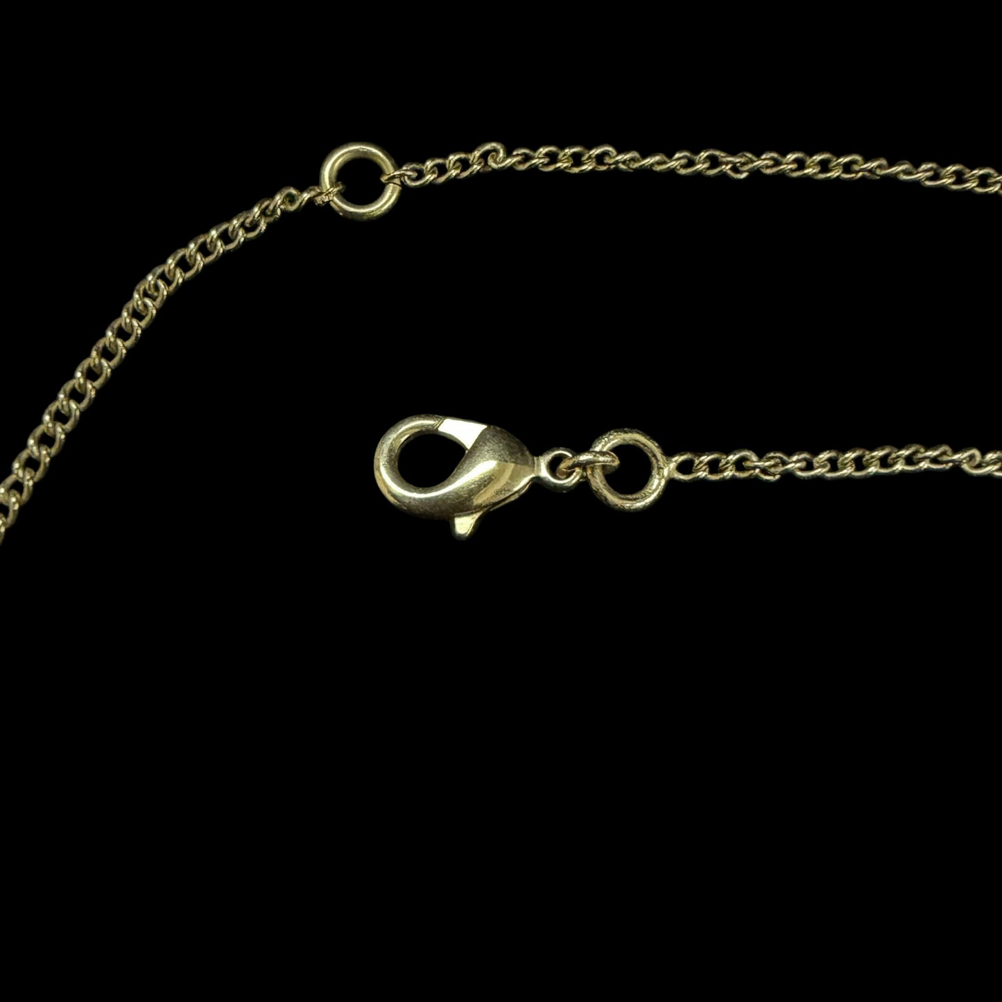 CHANEL CC Logo Irregular Baroque Pearl Drop Necklace Gold Tone Metal Thin Chain Elegant Classic Vintage Design