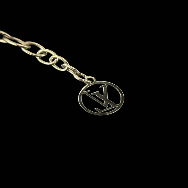 LOUIS VUITTON Essential V Logo Pendant Necklace Silver Alloy Hardware