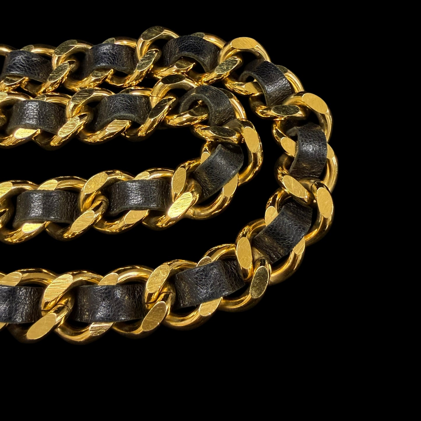 CHANEL Classic Lambskin Interwoven Chain Belt Black Leather Gold Hardware CC Logo Round Coin Pendant Vintage Iconic Elegant Outfit Accesory