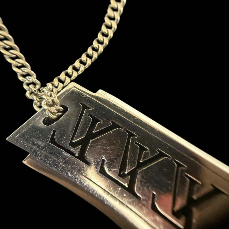 LOUIS VUITTON Collier Plaque LV Logo Pendant Necklace Silver Alloy Hardware